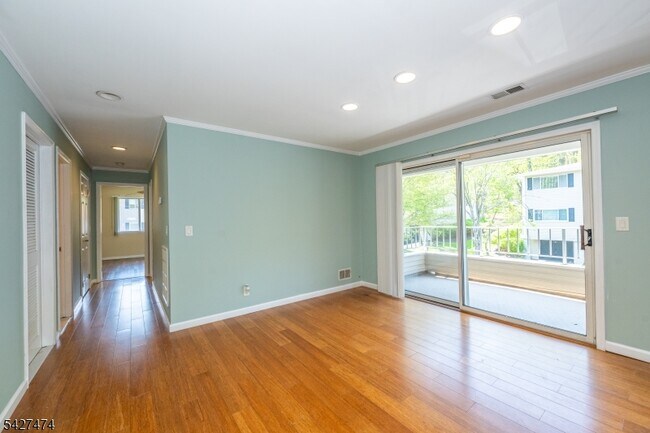 Building Photo - 50 W Lindsley Rd