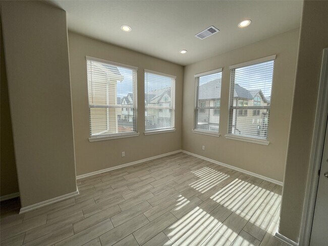 Building Photo - 5514 Sallow Bay Ln