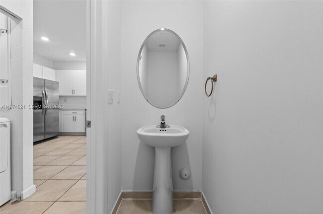 Building Photo - 2619 SE 11th St