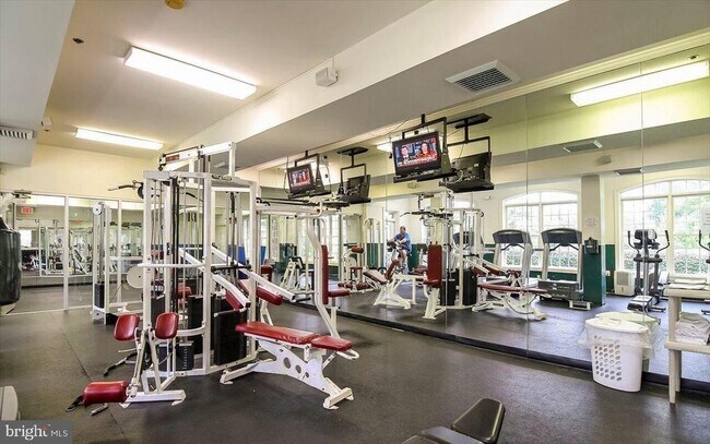 Building Photo - 15516 Three Otters Pl