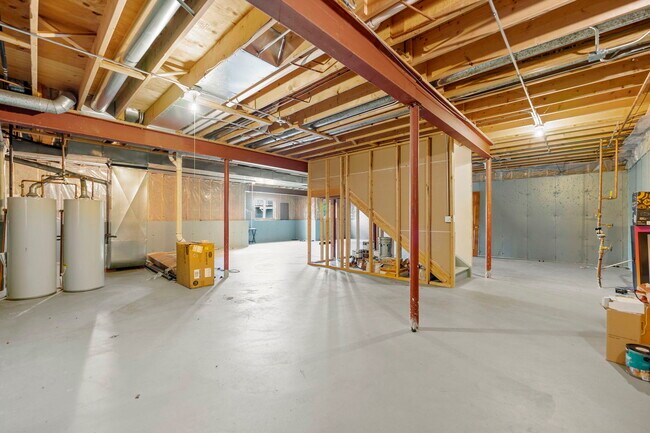 Building Photo - 552 Waters Edge Dr