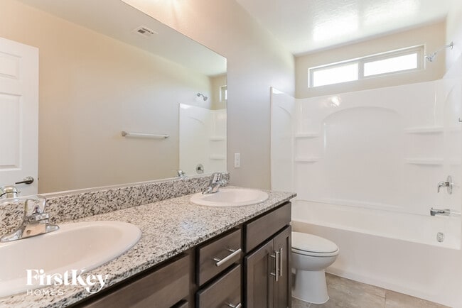 Building Photo - 2272 Sky Island Dr