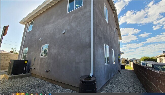 Building Photo - 129(425)