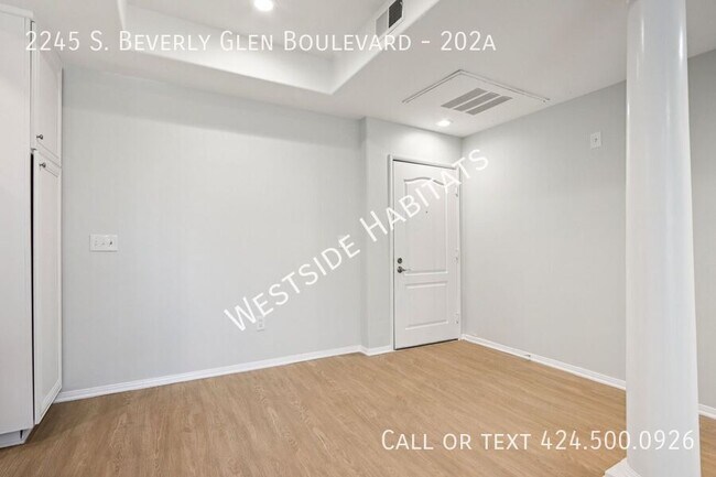 Building Photo - 2245 S Beverly Glen Blvd