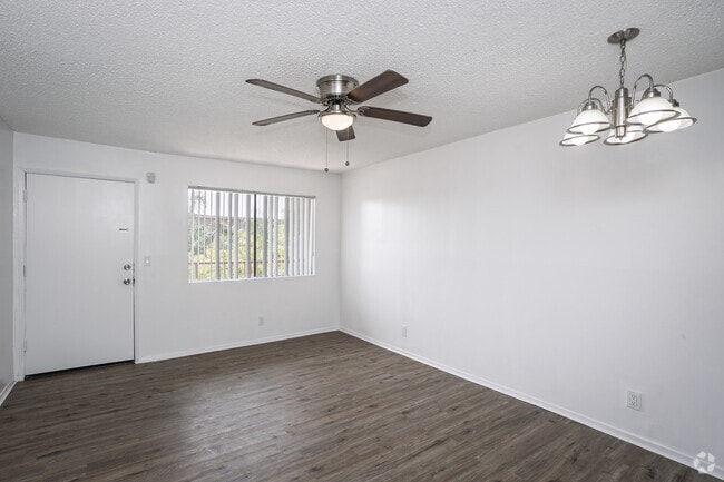 2BR, 2BA - 800-850SF - Living Room/Dining Room - 1776 Temple Ave