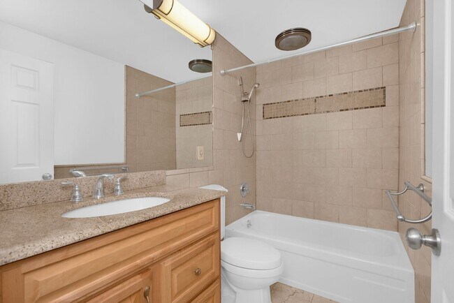 Building Photo - 12642 NE 73rd St
