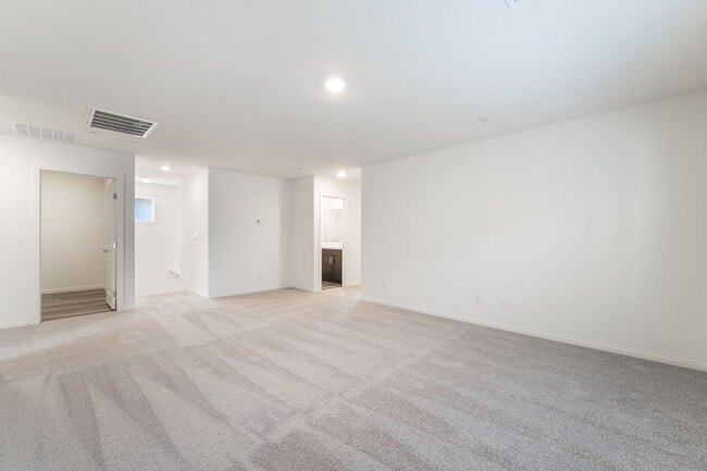 Building Photo - Brand-new 4-bedroom home located in the de...