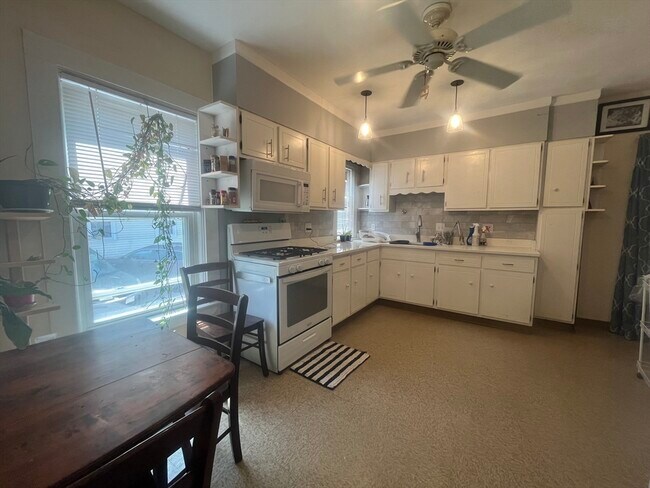 Building Photo - 62 Brookside Ave