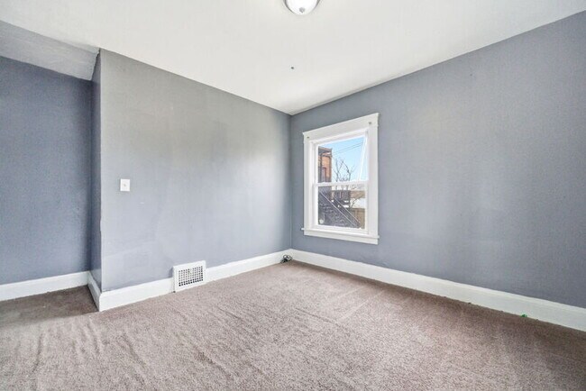 Building Photo - 3691 E 116th St