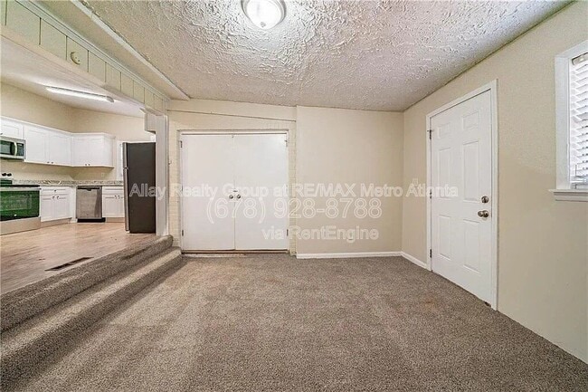 Building Photo - 16 Bromack Dr SE