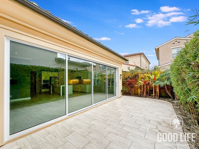 Building Photo - Stunning 3Bd/3.5Ba Home in Irvine w/Large Patio, Modern Design and 2 Master Suites!