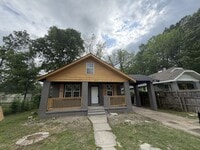 Building Photo - Spacious 3-Bedroom, 2-Bath House – Unfurnished