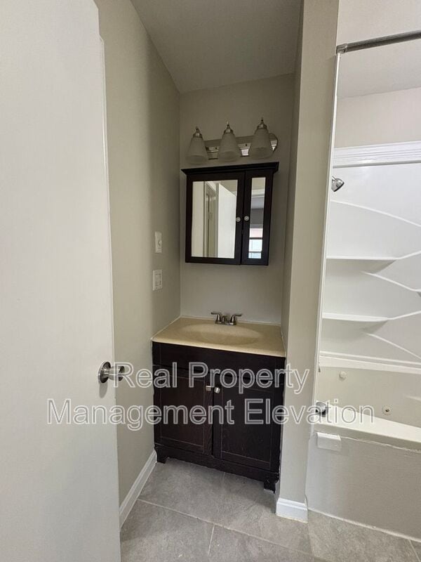 Building Photo - 213 Kimberly Way