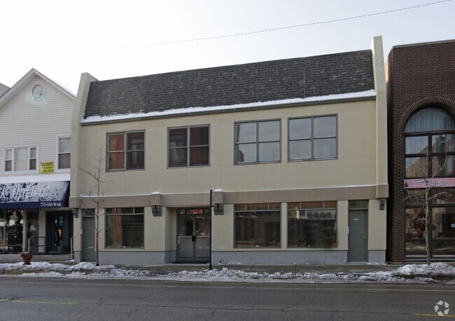 Building Photo - 2740 N Lincoln Ave