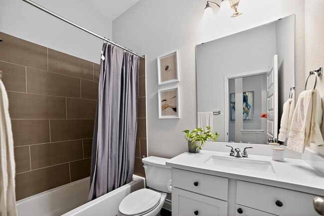 Building Photo - 1904 Woolsey Wy