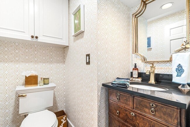 Building Photo - 2 Phillips Pond Rd