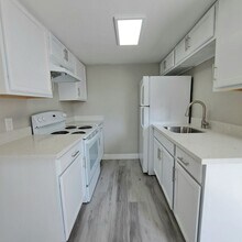 Building Photo - 2556 S Van Patten St