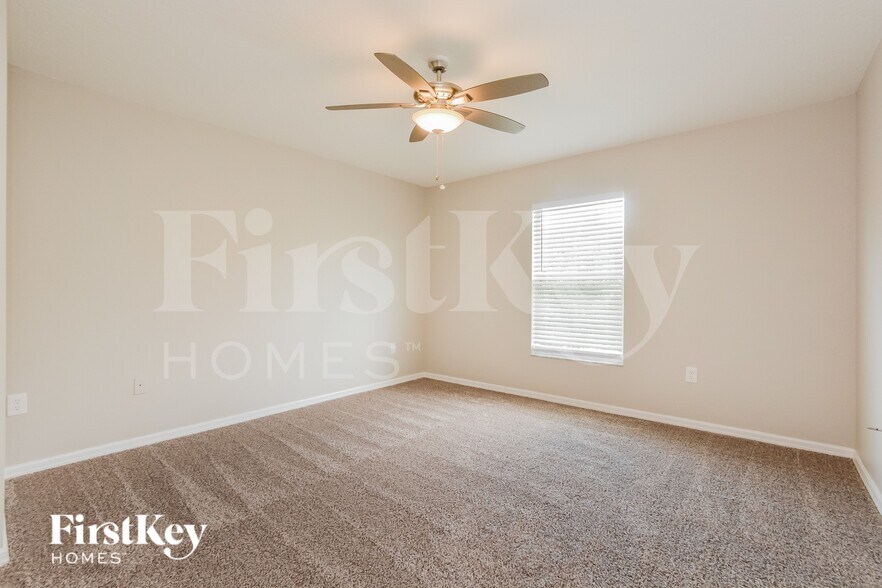 Building Photo - 31845 Sunpark Cir