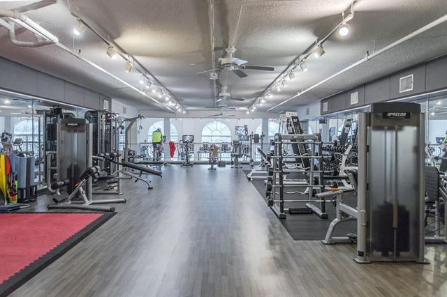 Building Photo - 3535 Gillespie St