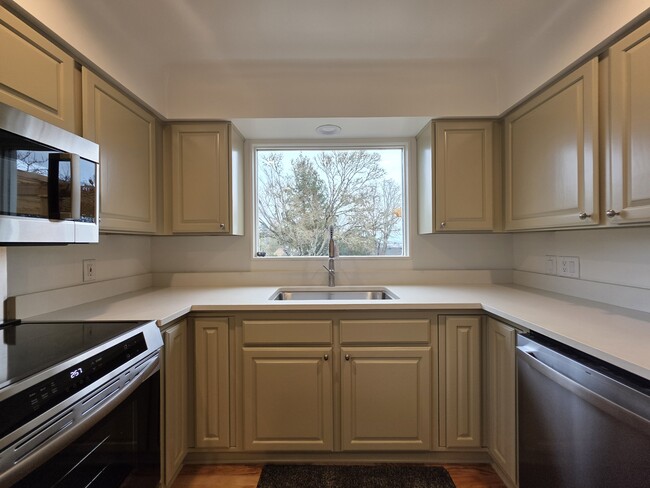 Building Photo - 963 Parkway Dr NW