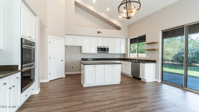 Building Photo - 3441 W Little Hopi Dr