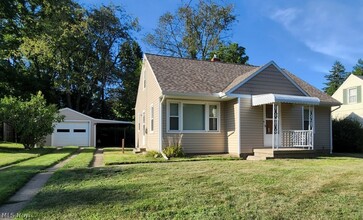 Building Photo - 517 Evans Ave