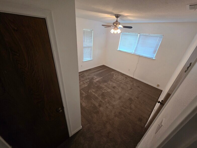 br 2 - 4301 Southridge Dr
