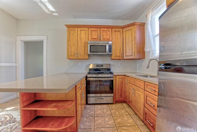 Building Photo - 1218 York St