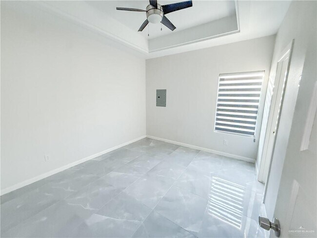 Building Photo - 5704 Puffin Ave