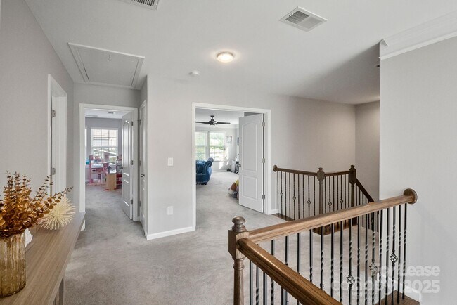 Building Photo - 188 Sweet Briar Dr