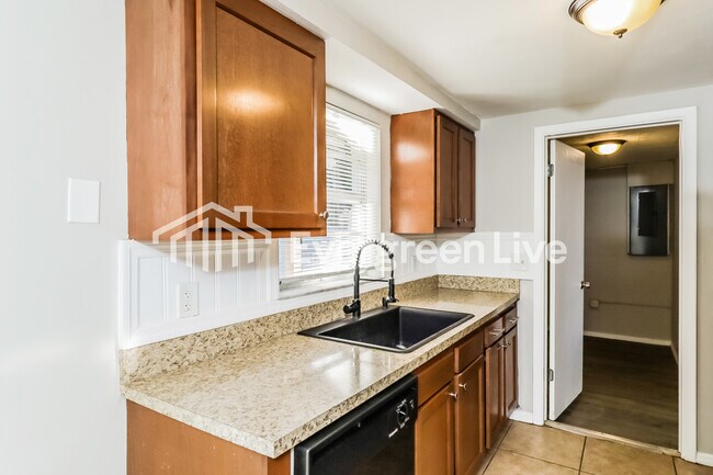 Building Photo - 3430 Peterborough St