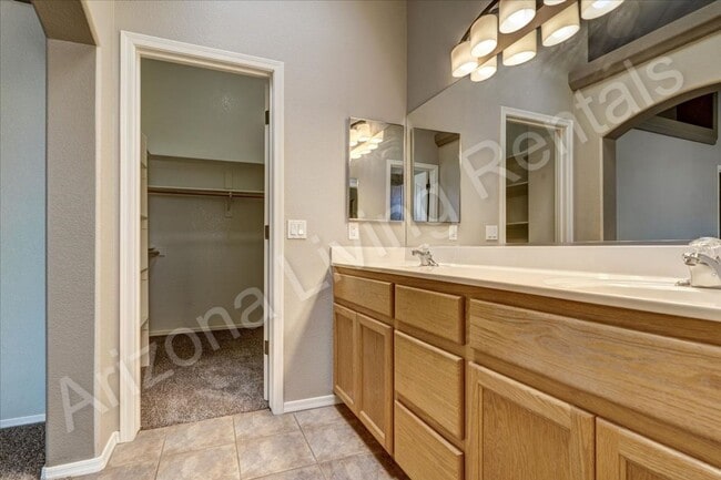 Building Photo - NORTHSIDE 3 CAR GARAGE