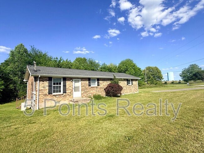 Building Photo - 2121 Bracey Cir