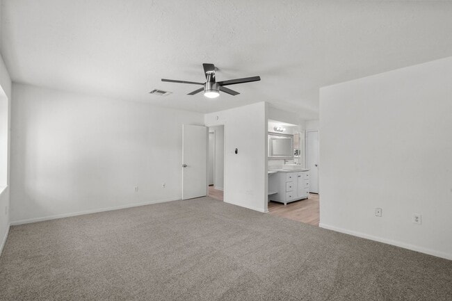Building Photo - 2102 Silver Moon Trail