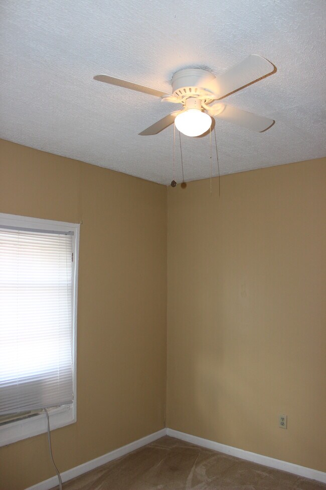 Building Photo - 2035 N Pennsylvania St