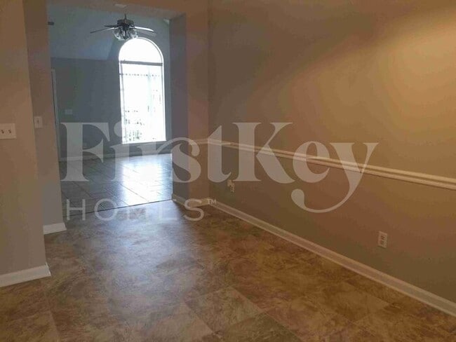 Building Photo - 3380 Chadbury Dr NW