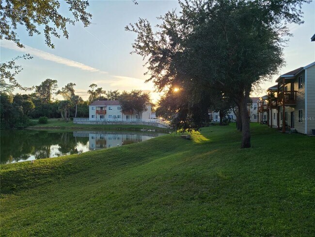 Building Photo - 6750 Moonglow Dr