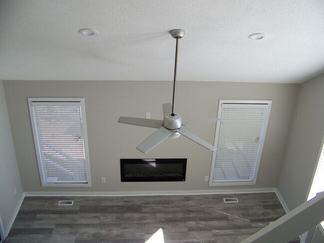 Building Photo - WATERS EDGE