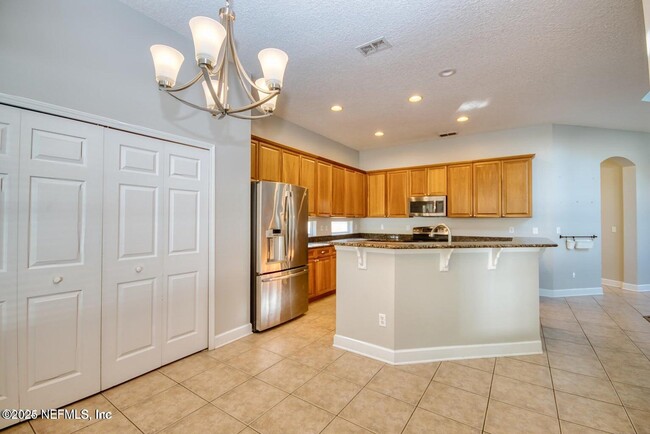 Building Photo - 1440 S Burgandy Trail