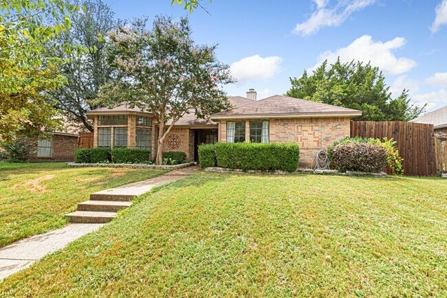 Building Photo - 8814 Pine Forest Dr