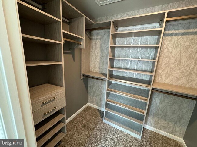 Building Photo - 8805 Mimosa Ave