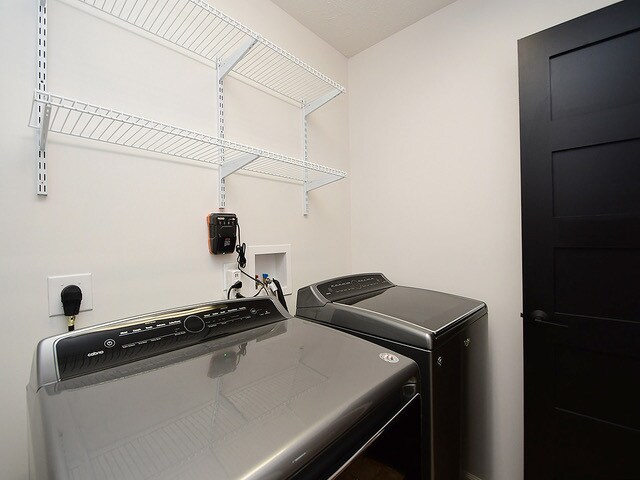 Building Photo - 14902 Mormon St