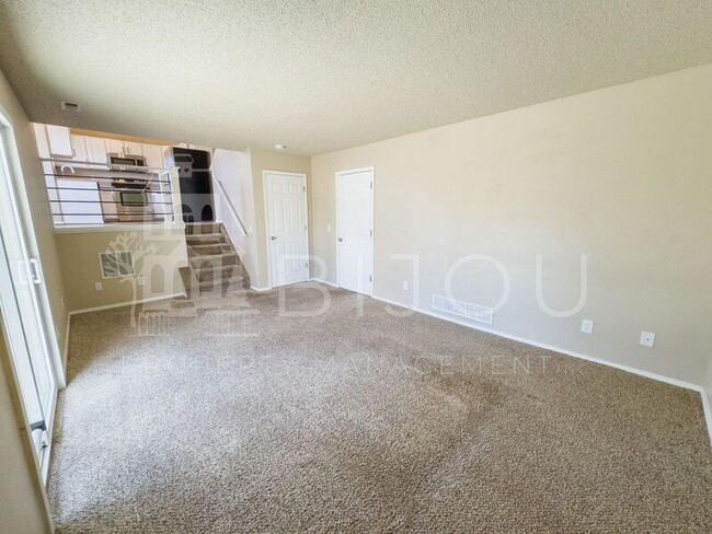 Building Photo - 850 Marshall Dr