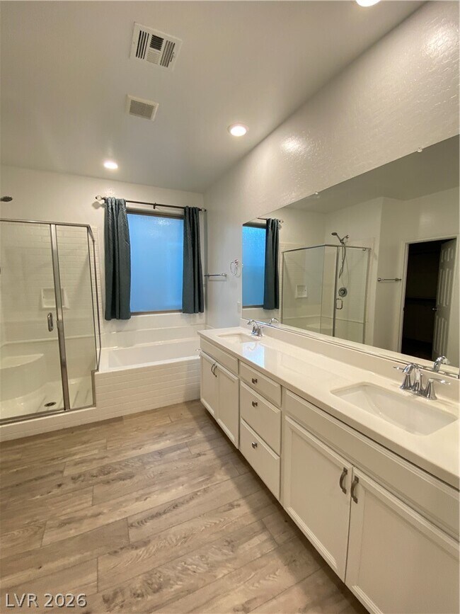 Building Photo - 3176 Fern Nook Ave