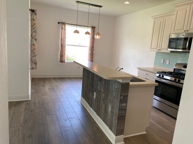 Building Photo - 10909 Shade Tree Cv