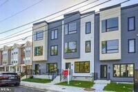 Building Photo - 2514 Elvans Rd SE