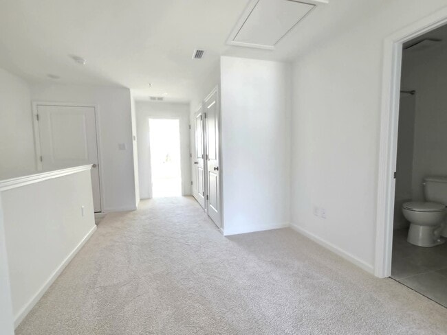 Building Photo - 222 Clement Lp