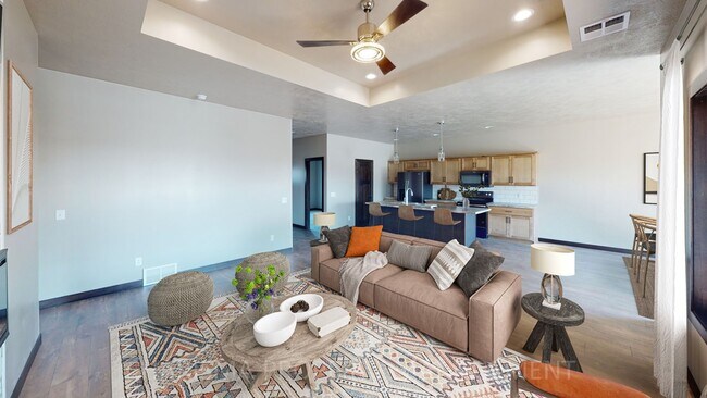 Building Photo - 4526 W Graceland Pl