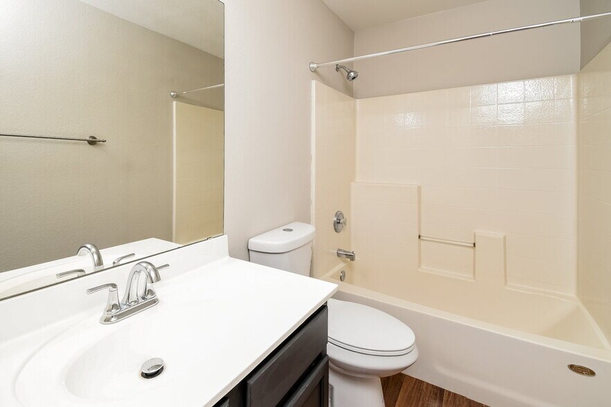 Building Photo - 8935 E Capri Ave