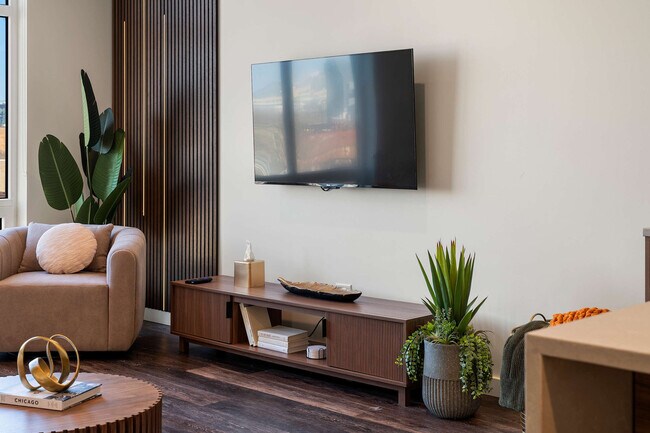 Building Photo - 1122 W Chicago Ave